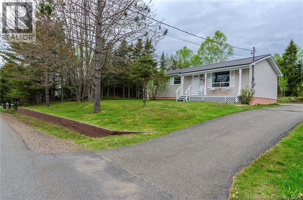16 Armstrong Crescent, St. George, NB, E5C 1A1
