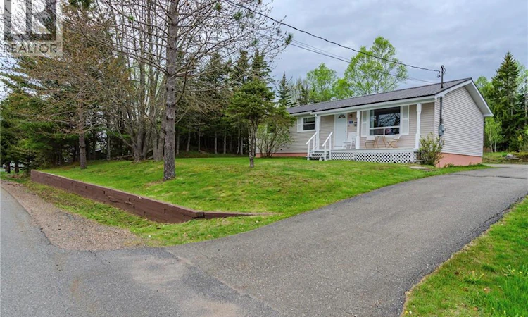 16 Armstrong Crescent