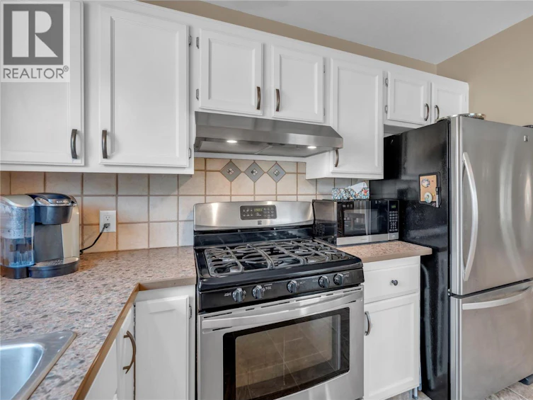 54-999 Burnaby Avenue, Penticton, BC, V2A 1G7 - 5