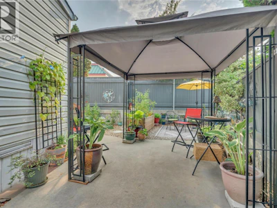 54-999 Burnaby Avenue - 2