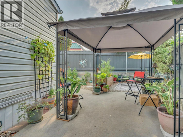 54-999 Burnaby Avenue, Penticton, BC, V2A 1G7 - 2
