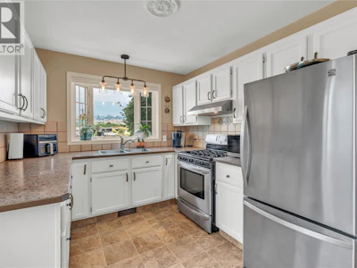 54-999 Burnaby Avenue - 3