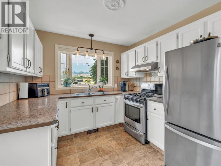 54-999 Burnaby Avenue, Penticton, BC, V2A 1G7 - 3