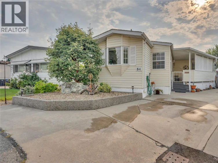 54-999 Burnaby Avenue, Penticton, BC, V2A 1G7