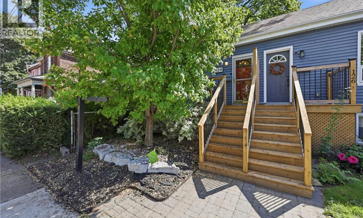 128 Robert Street
