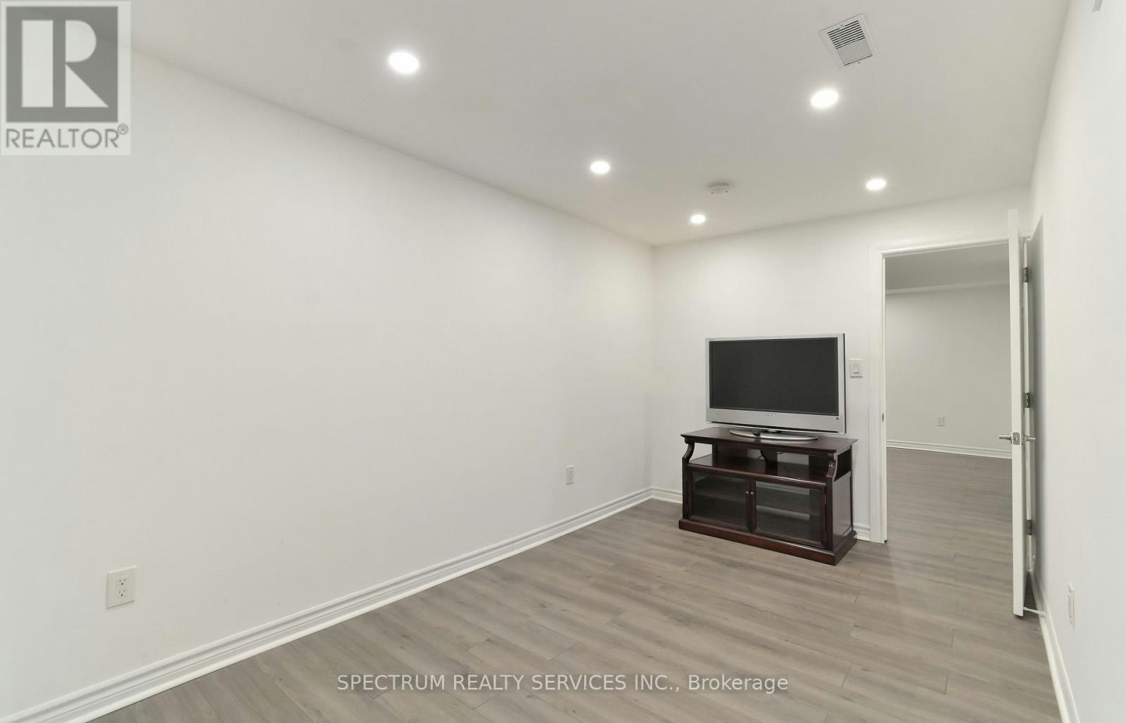BSMT-22 Lanterna Crescent, Vaughan, ON, L4H 1B8 - 8