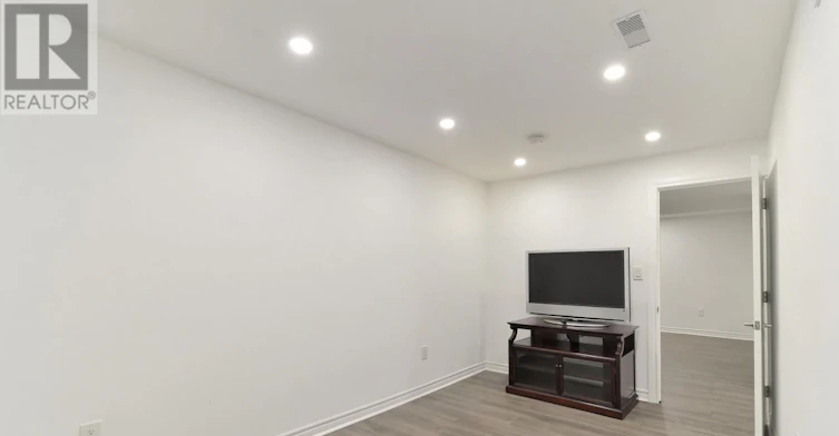 BSMT-22 Lanterna Crescent, Vaughan, ON, L4H 1B8 - 8