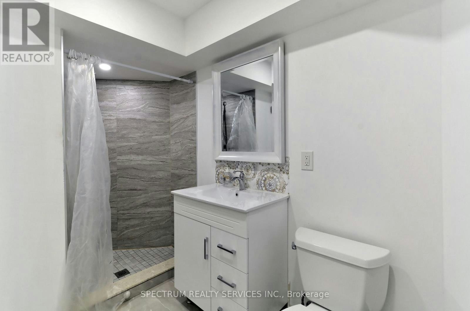 BSMT-22 Lanterna Crescent, Vaughan, ON, L4H 1B8 - 10