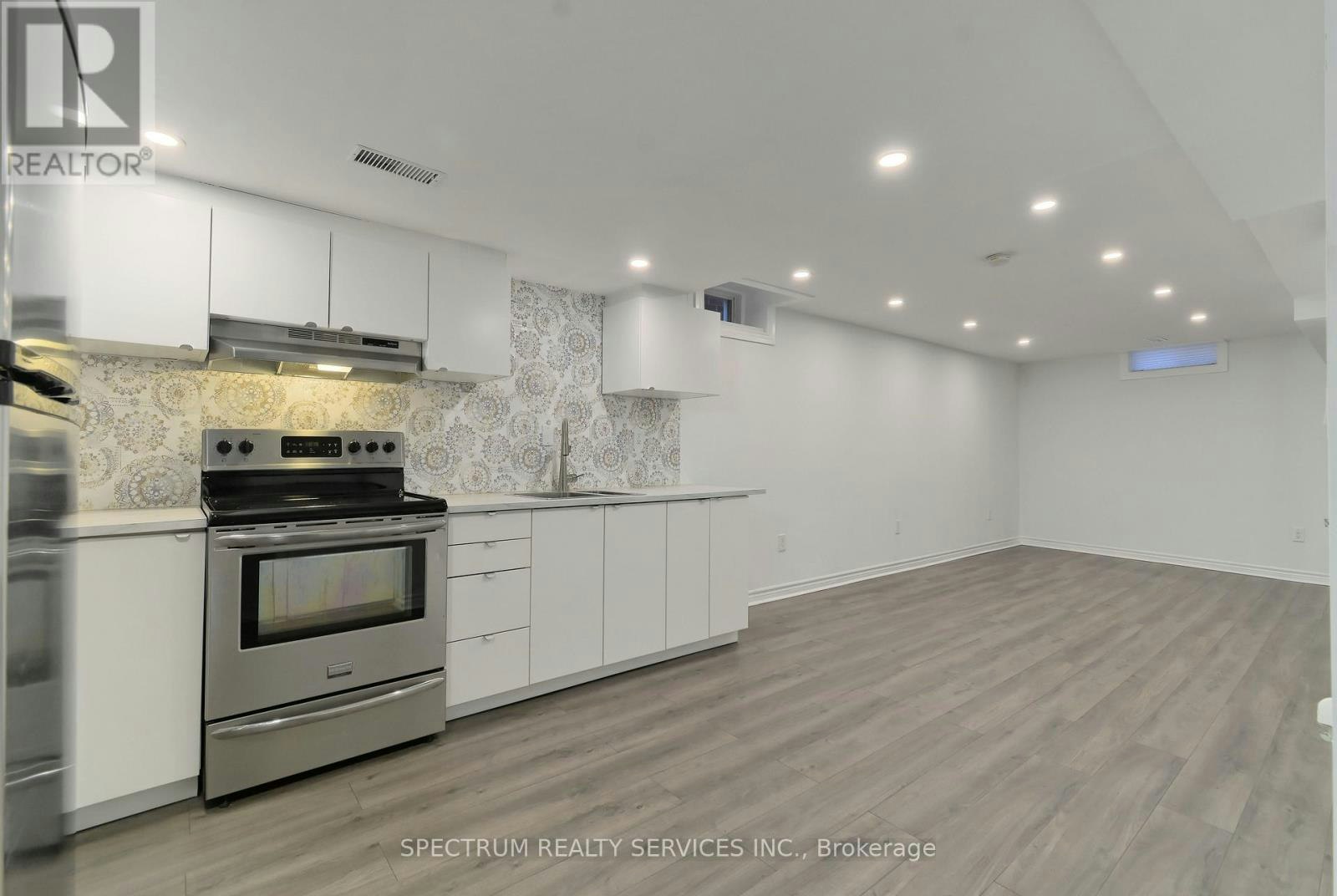 BSMT-22 Lanterna Crescent, Vaughan, ON, L4H 1B8 - 5