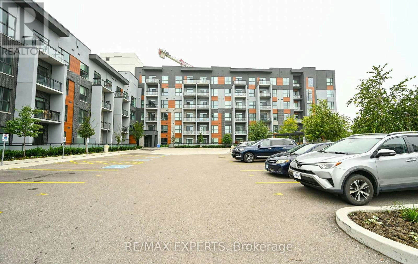 211-95 Dundas Street W, Oakville, ON, L6M 5N4