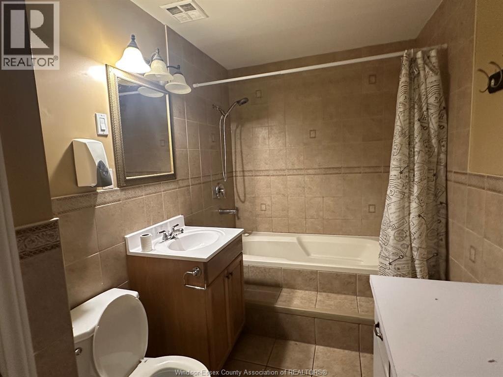 4360 Howard Avenue, Windsor, ON, N9G 1P4 - 6