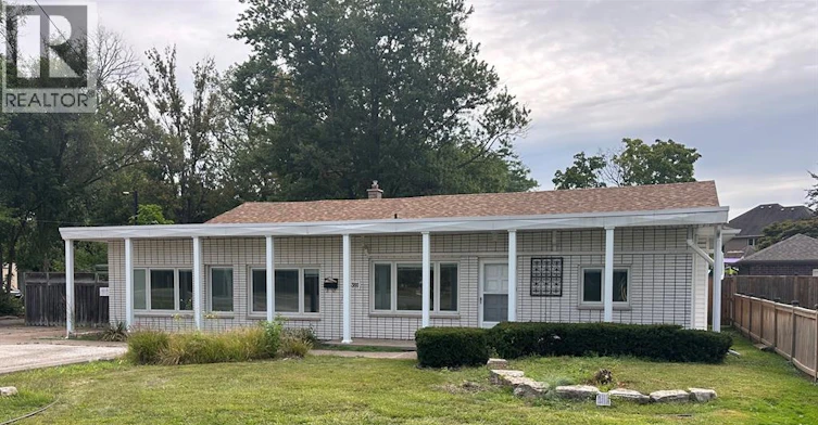4360 Howard Avenue, Windsor, ON, N9G 1P4