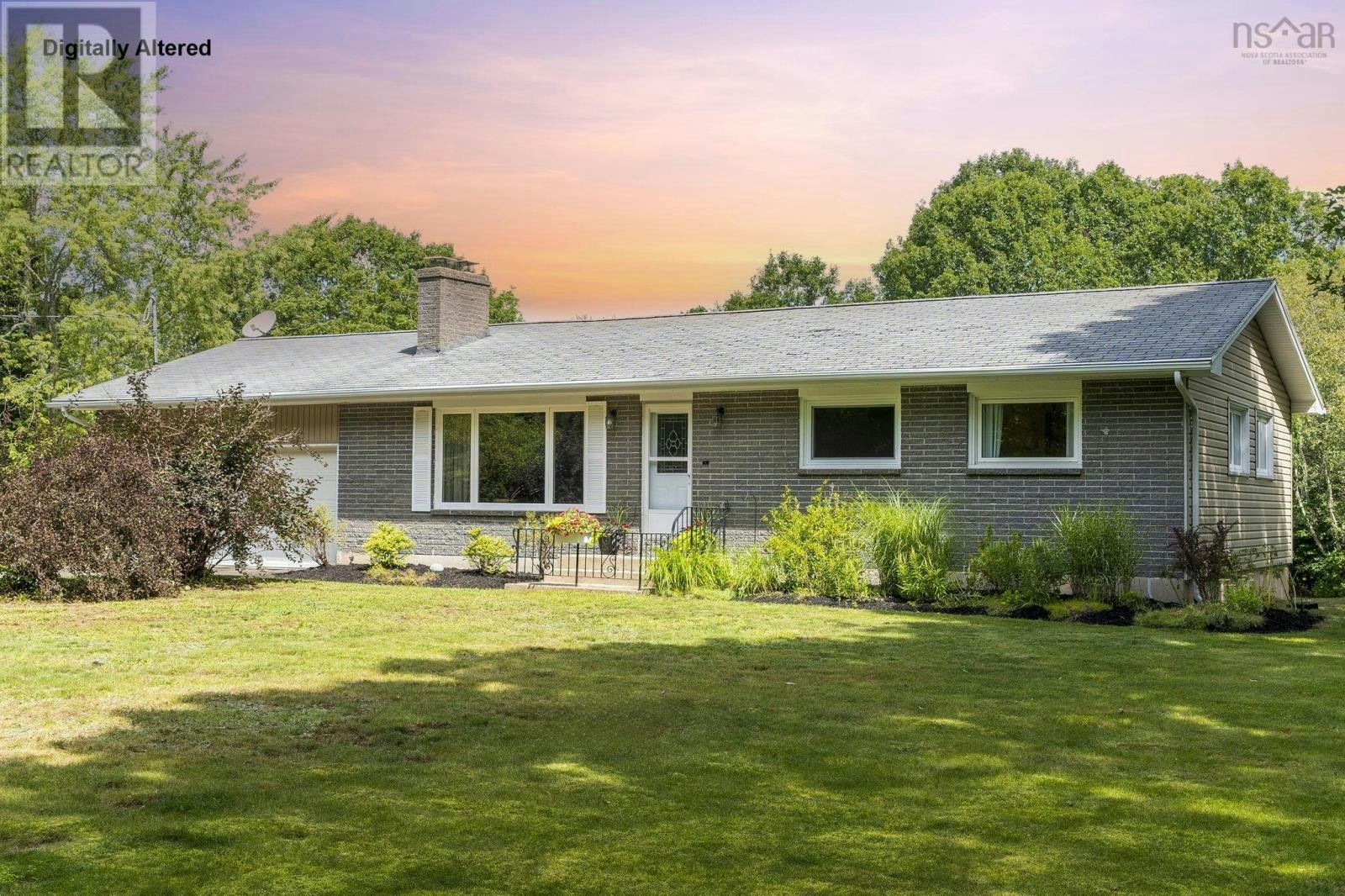 62 Cook Avenue, Wilmot, NS, B0P 1W0