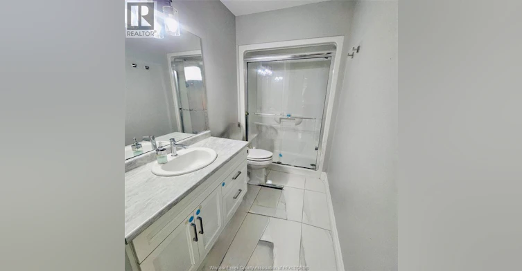 UPPER-1552 Harrison Street, Lasalle, ON, N9H 0E9 - 12