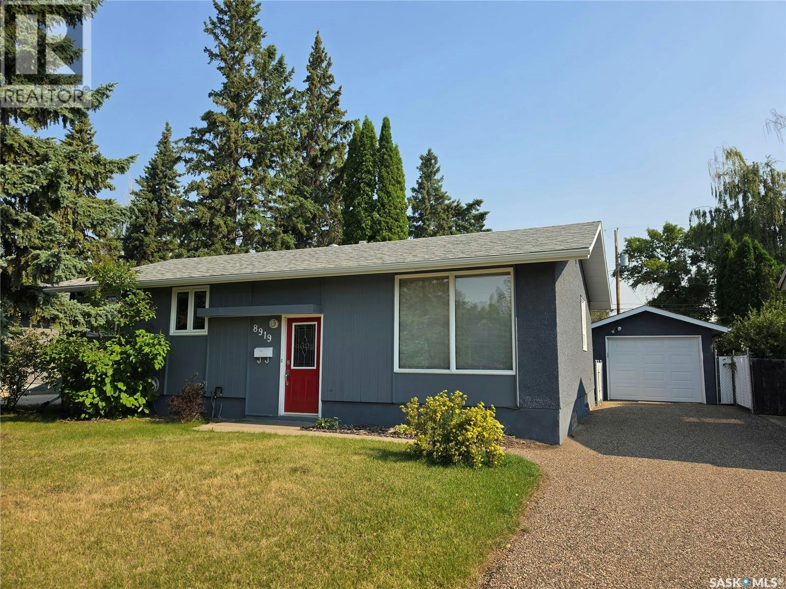 8919 17th Avenue, North Battleford, SK, S9A 2T8