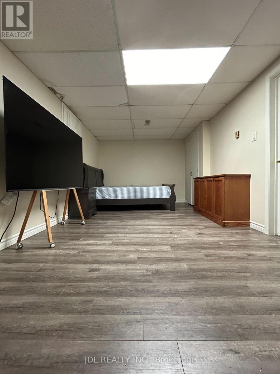 MASTER Bedroom Aa Bsmt 3 Butterfield Dr Drive, Toronto, ON, M3A 2L9 - 3