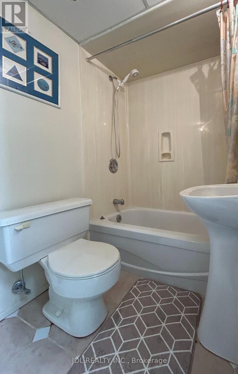 MASTER Bedroom Aa Bsmt 3 Butterfield Dr Drive, Toronto, ON, M3A 2L9 - 2