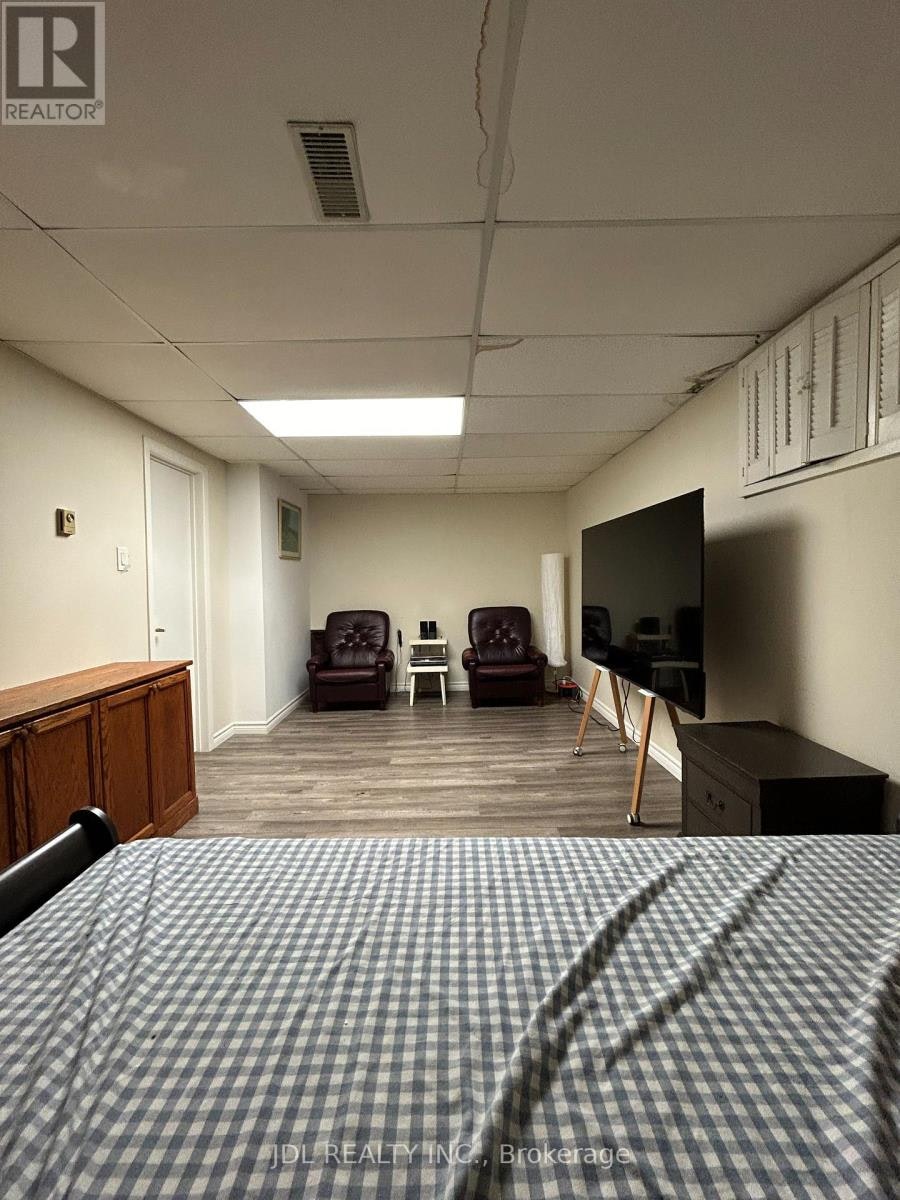 MASTER Bedroom Aa Bsmt 3 Butterfield Dr Drive, Toronto, ON, M3A 2L9 - 4