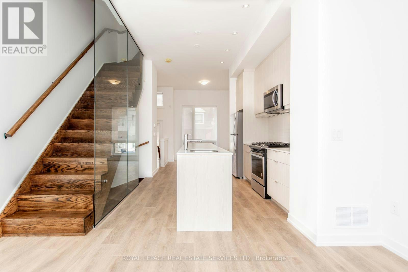 66A Perth Avenue, Toronto, ON, M6R 0A8 - 5