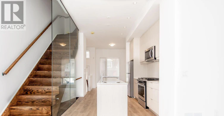 66A Perth Avenue, Toronto, ON, M6R 0A8 - 5