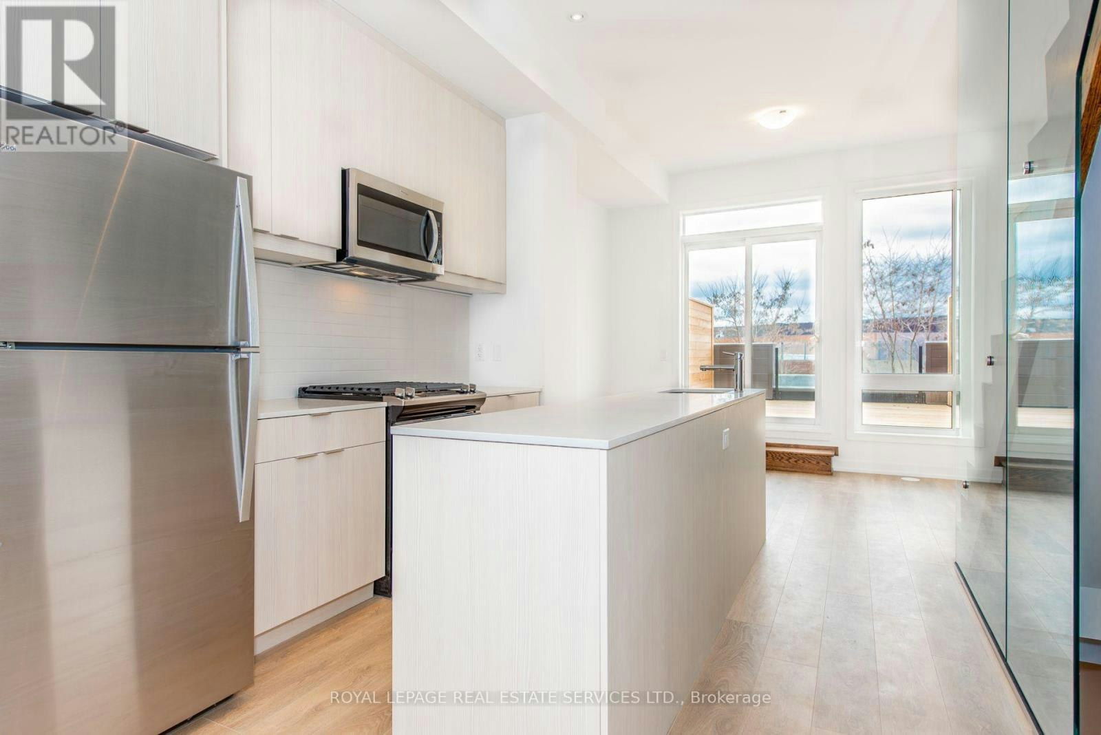 66A Perth Avenue, Toronto, ON, M6R 0A8 - 4