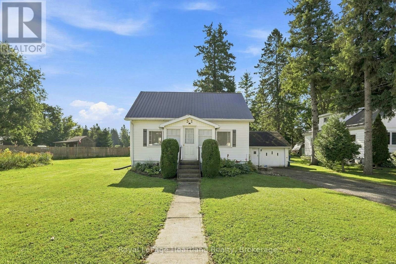 31 Louise Street, Minto, ON, N0G 1Z0