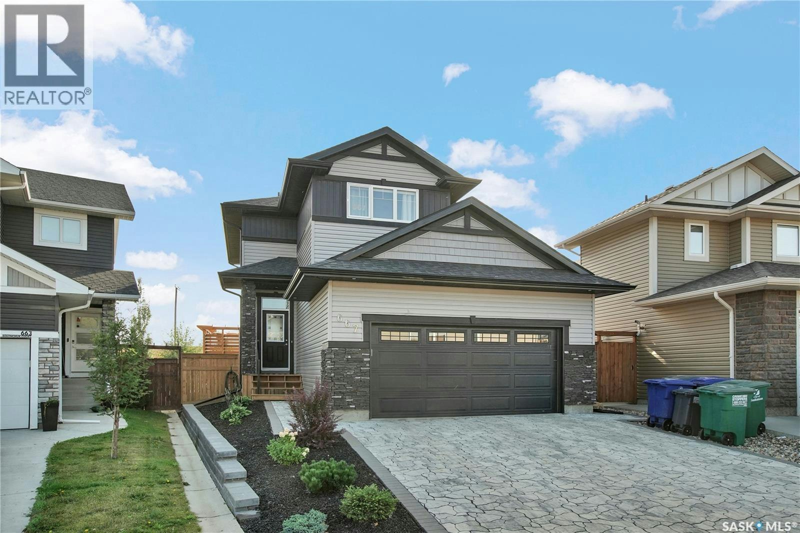667 Kolynchuk Court, Saskatoon, SK, S7T 0W2