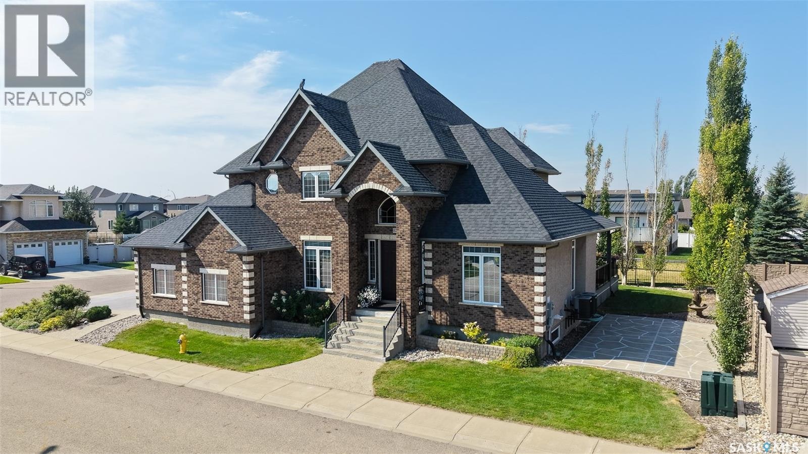 8259 Wascana Gardens Point, Regina, SK, S4V 1G8