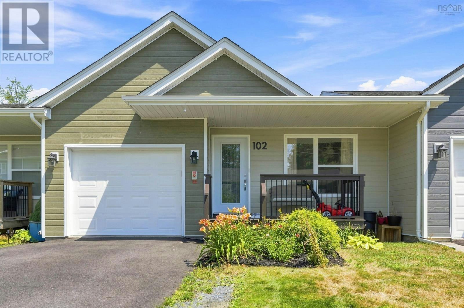102 Crossfield Ridge Ridge, Middle Sackville, NS, B4E 0N2