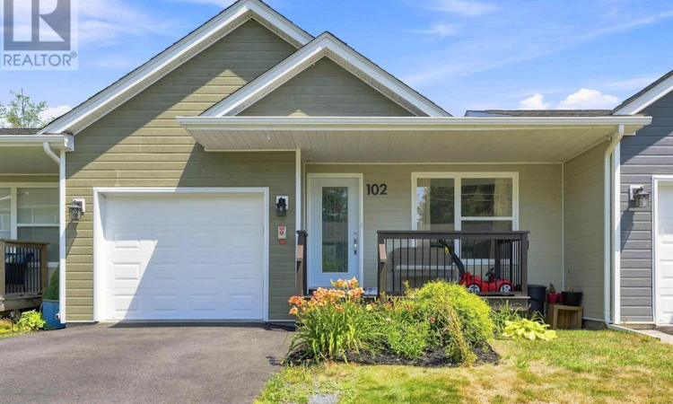 102 Crossfield Ridge Ridge