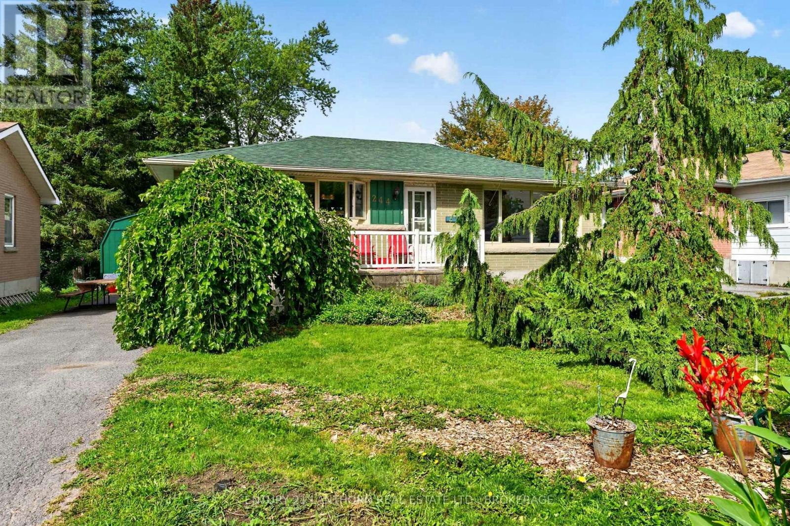 244 Yonge Street, Kingston, ON, K7M 1G5