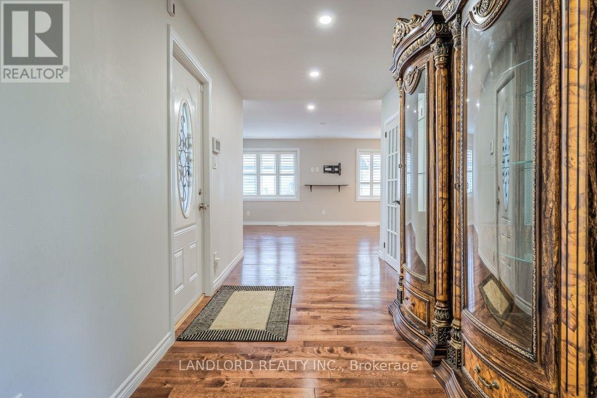 MAIN-257 Wales Crescent, Oakville, ON, L6L 3X8 - 6