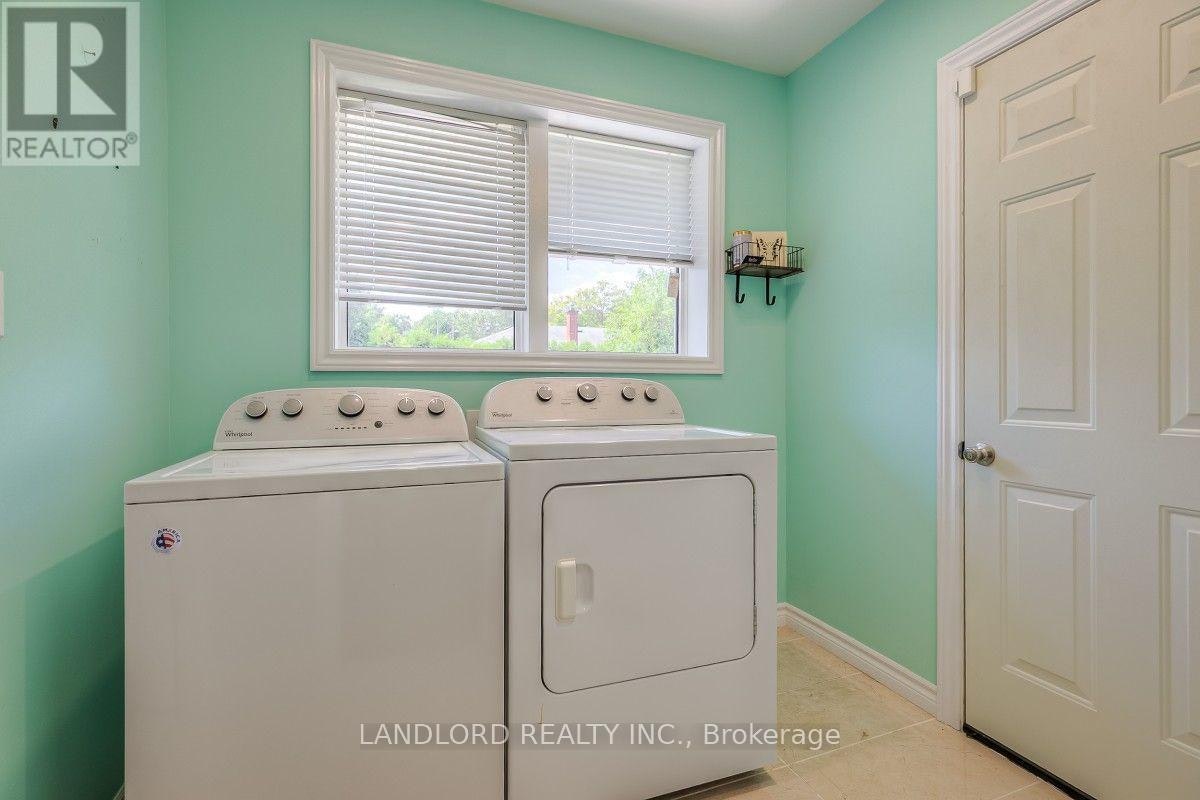 MAIN-257 Wales Crescent, Oakville, ON, L6L 3X8 - 20
