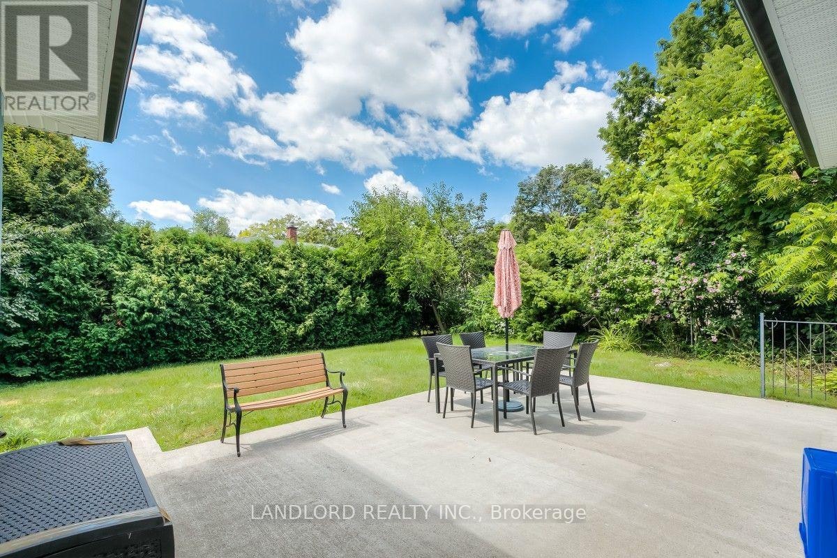 MAIN-257 Wales Crescent, Oakville, ON, L6L 3X8 - 21