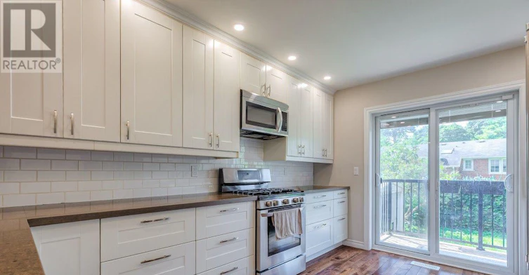 MAIN-257 Wales Crescent, Oakville, ON, L6L 3X8 - 11