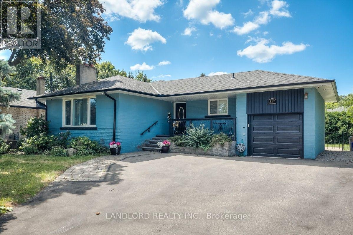 MAIN-257 Wales Crescent, Oakville, ON, L6L 3X8