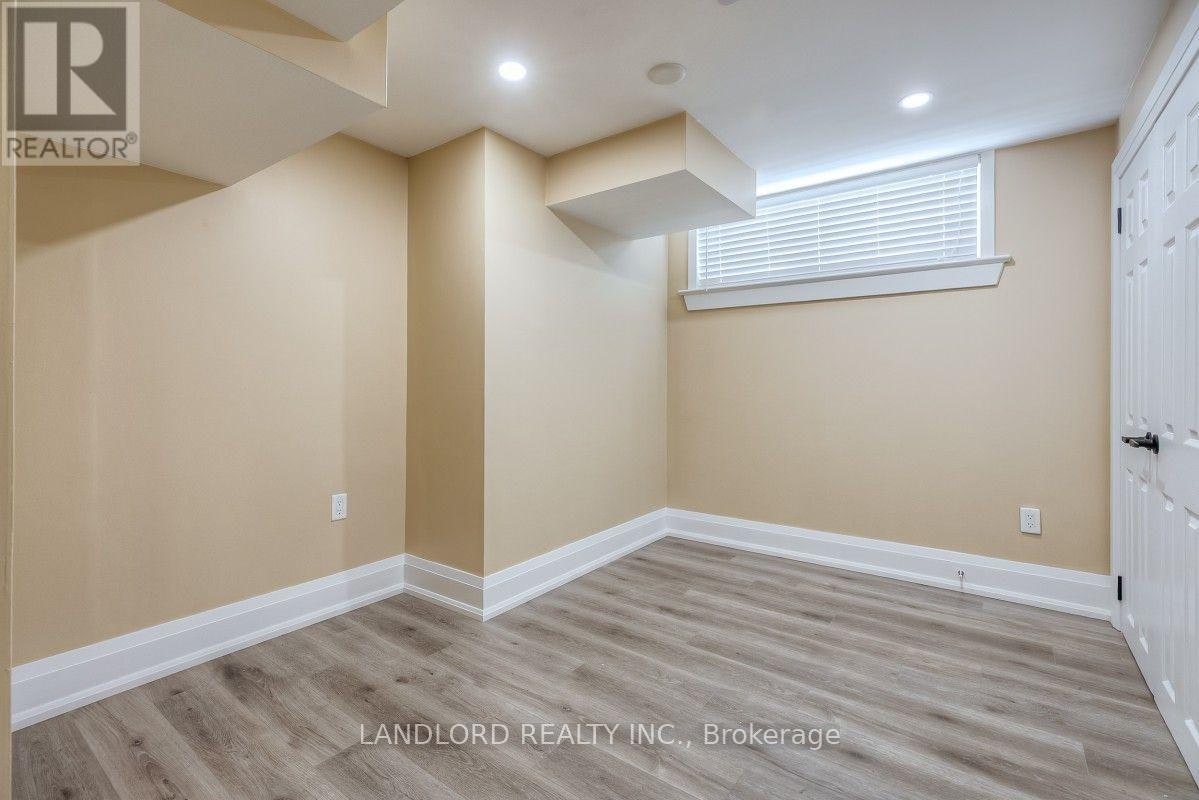 LOWER-257 Wales Crescent, Oakville, ON, L6L 3X8 - 10