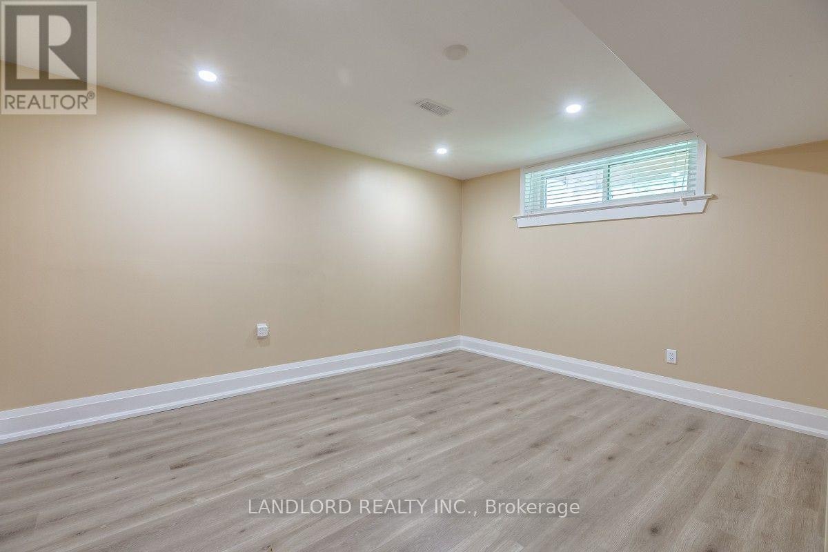 LOWER-257 Wales Crescent, Oakville, ON, L6L 3X8 - 11