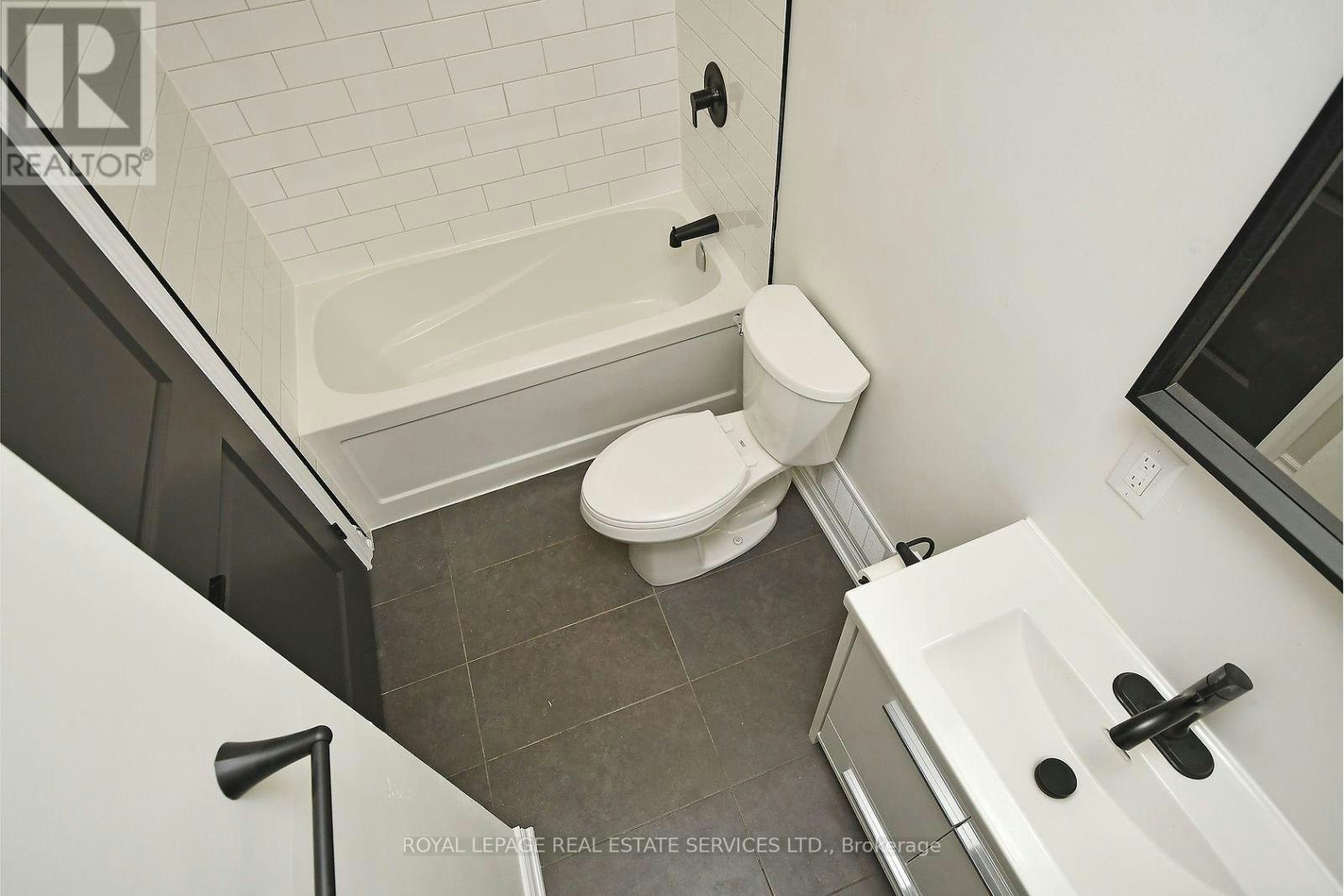 MAIN-47 Emerald Avenue N, Hamilton, ON, L8L 5K2 - 11