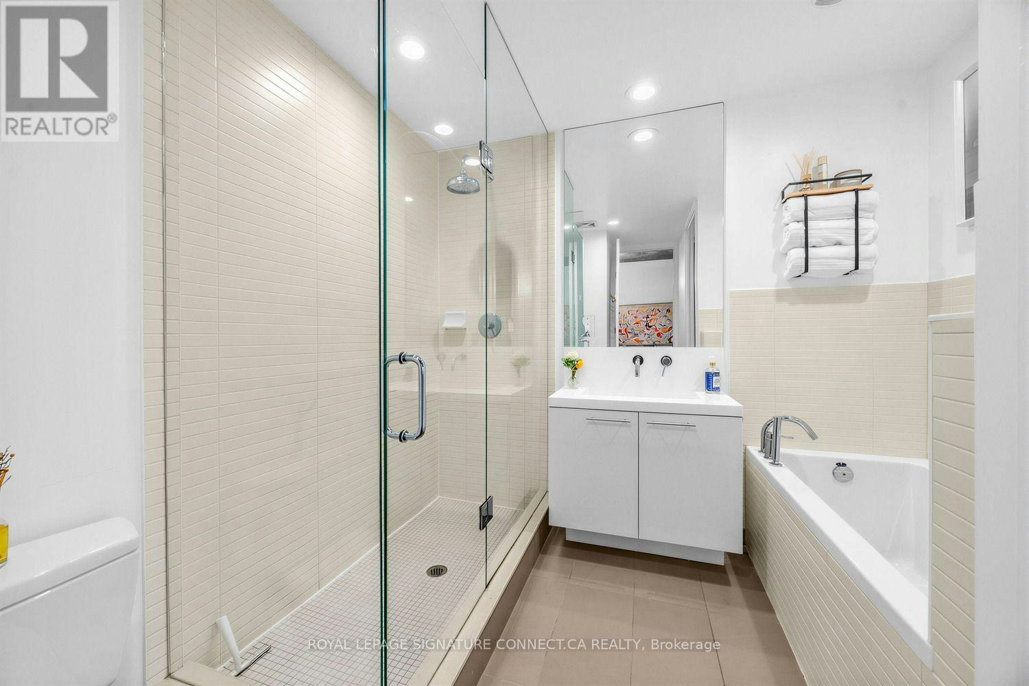 PH806-66 Portland Street, Toronto, ON, M5V 2M6 - 18