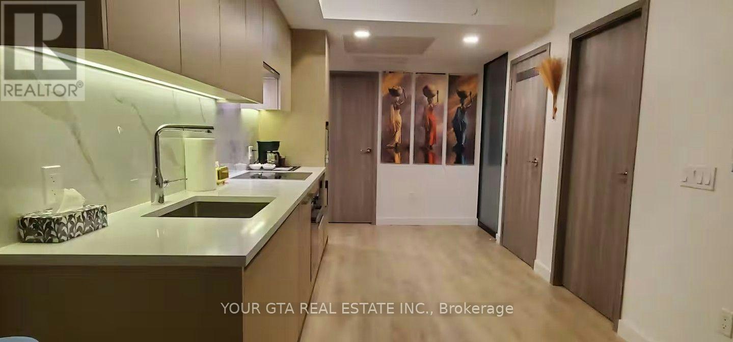 3 Concord Cityplace Way, Toronto, ON, M5V 0X4 - 2