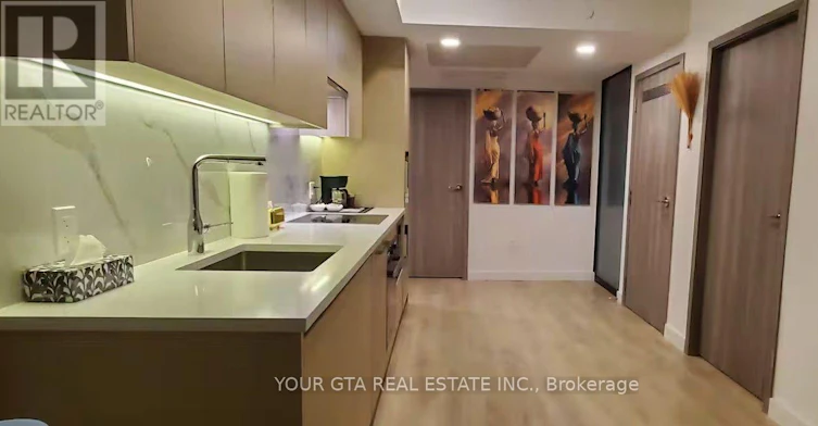 3 Concord Cityplace Way, Toronto, ON, M5V 0X4 - 2