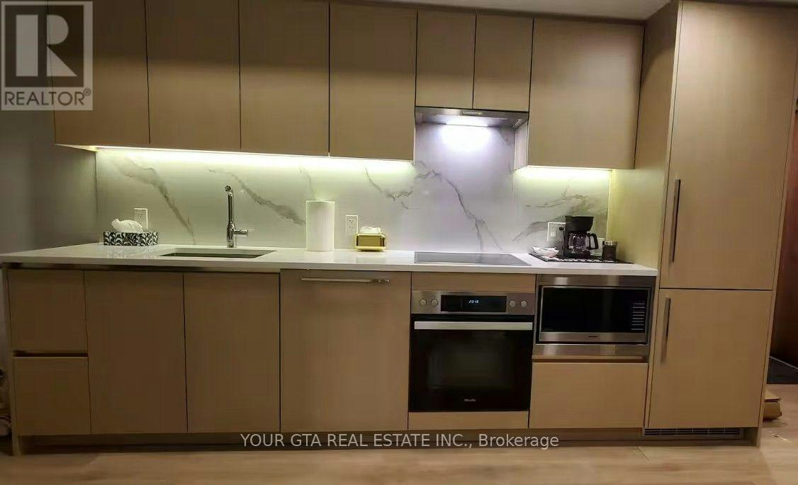 3 Concord Cityplace Way, Toronto, ON, M5V 0X4