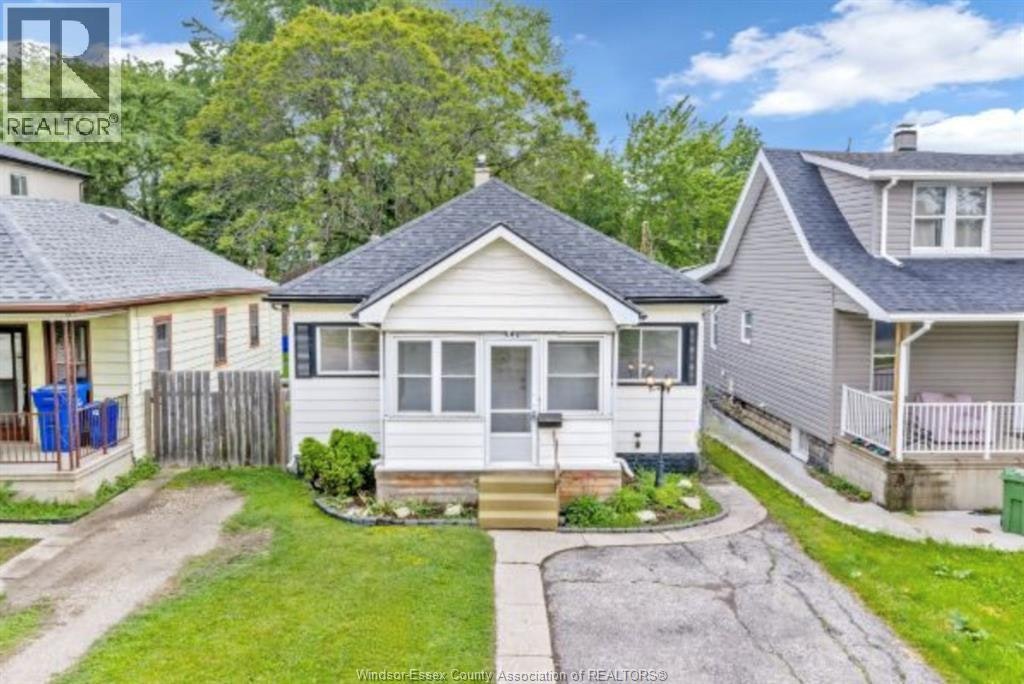 990 Campbell Avenue, Windsor, ON, N9B 2J2