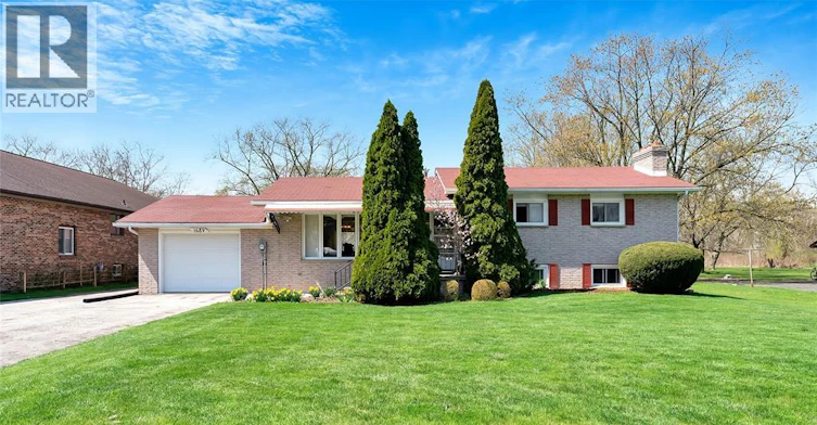 1689 Shawnee, Tecumseh, ON, N8N 1S4