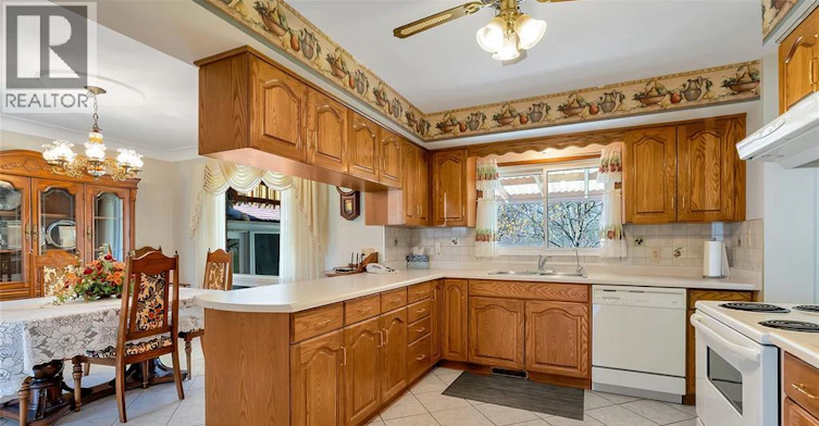 1689 Shawnee, Tecumseh, ON, N8N 1S4 - 8