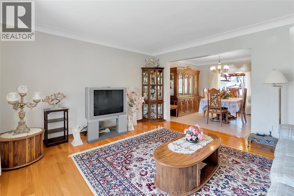1689 Shawnee, Tecumseh, ON, N8N 1S4 - 7