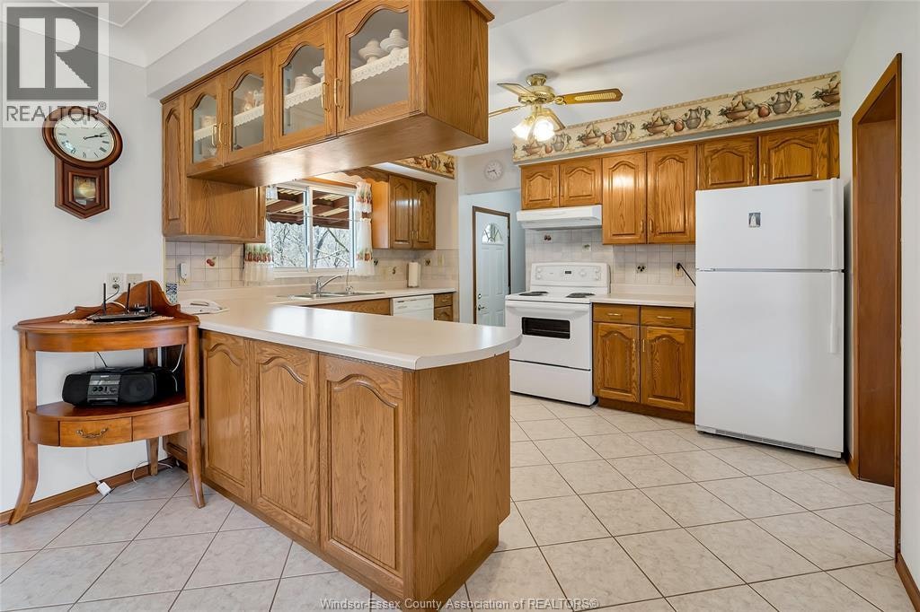 1689 Shawnee, Tecumseh, ON, N8N 1S4 - 12