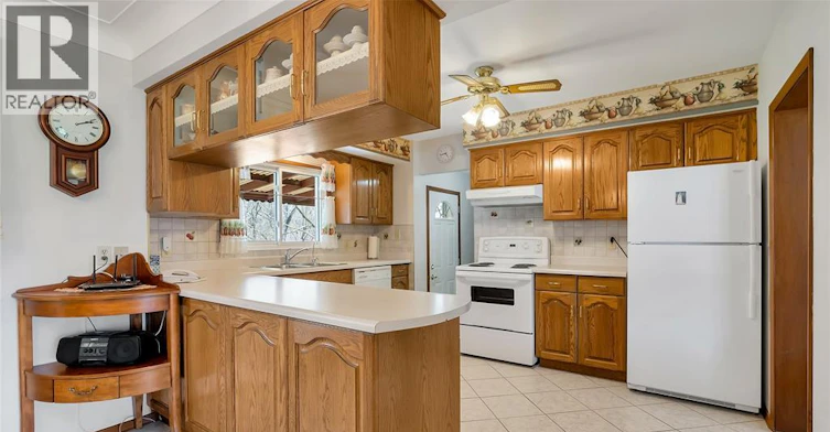 1689 Shawnee, Tecumseh, ON, N8N 1S4 - 12