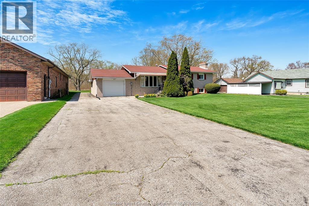 1689 Shawnee, Tecumseh, ON, N8N 1S4 - 3